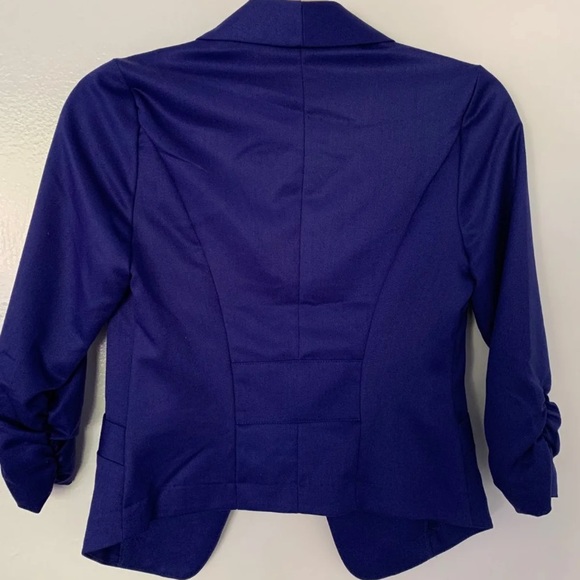 Blazer - Picture 6 of 7